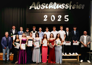 Realschule Bad Schönborn verabschiedet 65 Absolventinnen und Absolventen