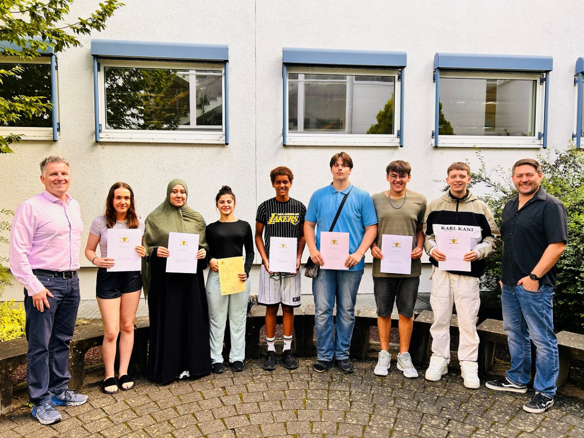 Du betrachtest gerade Feierstunde für die Absolventinnen und Absolventen des Hauptschulabschlusses
