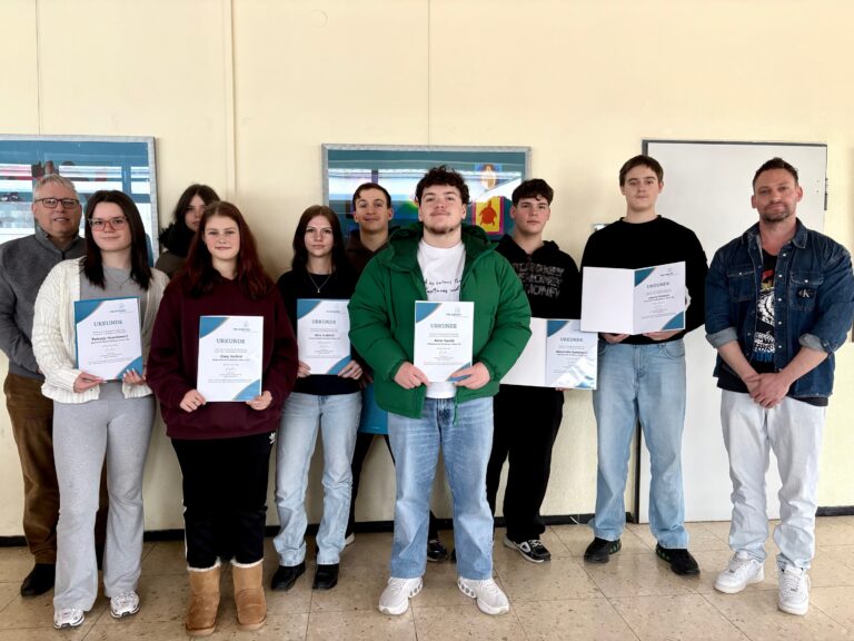 Mehr über den Artikel erfahren Schülerinnen und Schüler der Realschule Bad Schönborn sammeln für den Volksbund