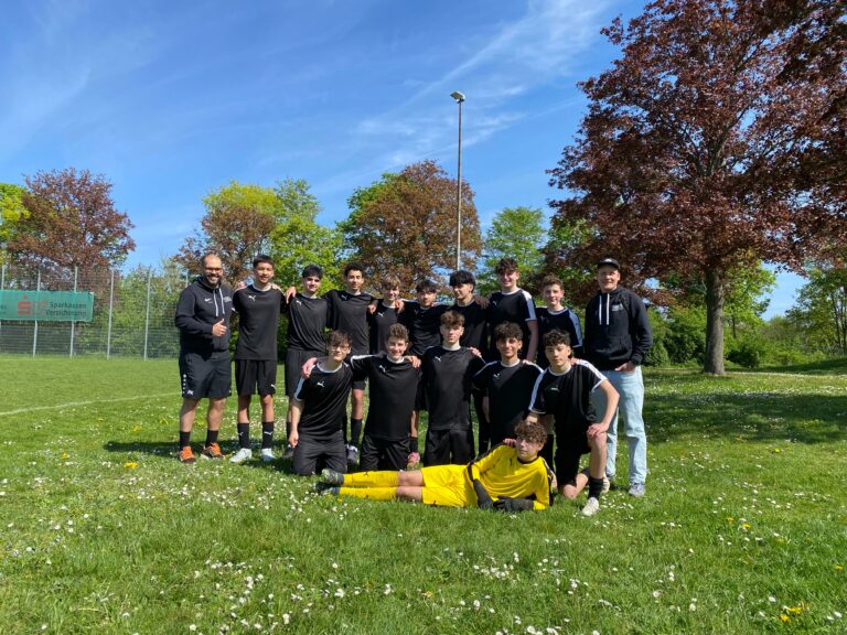 Mehr über den Artikel erfahren Jugend trainiert für Olympia: Neuntklässler beim Fußballturnier in Bruchsal