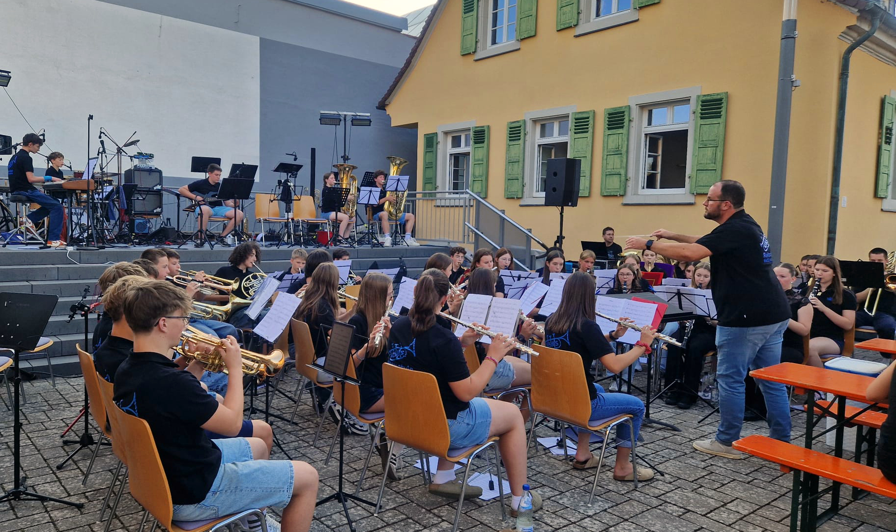 Du betrachtest gerade Gelungene Premiere des Schulorchesters der Realschule Bad Schönborn bei der Summer Music Night in Kronau